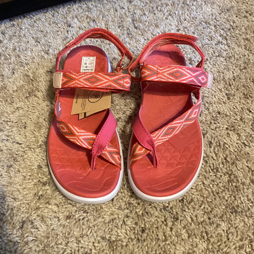 Kamik women’s sandals